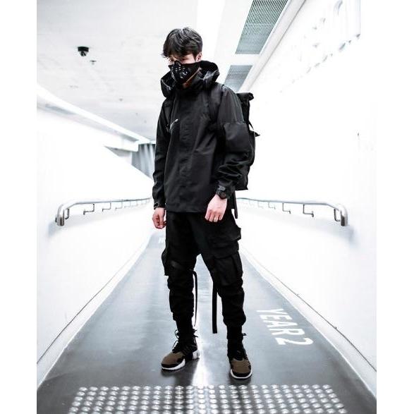 33 Best Techwear Outfits for Men